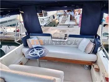 Fairline Carrera 24