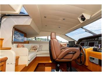 Ferretti Custom line 94