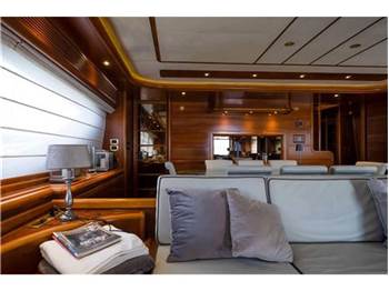 Ferretti Custom line 94