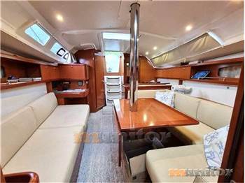 Beneteau Oceanis 37