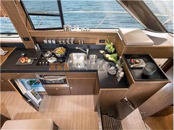 Bavaria Virtess 420 fly