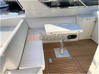 Ferretti Altura 47