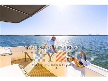 Riviera Marine 465 SUV