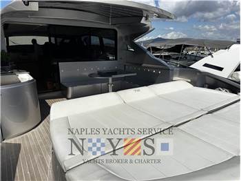 Pershing 72