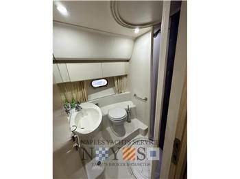 Ferretti Yachts 460
