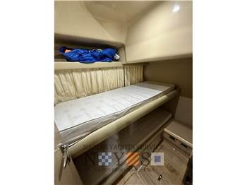 Ferretti Yachts 460