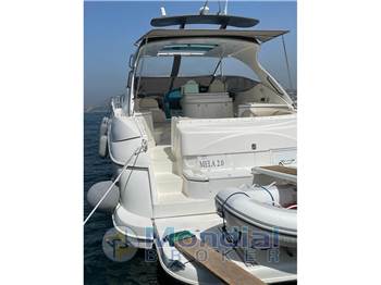 Cruisers Yacht 5470 Express