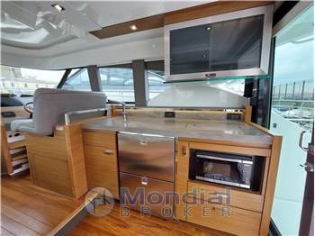 Tiara Yachts 44 Coupe