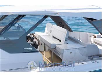 Tiara Yachts 39LS