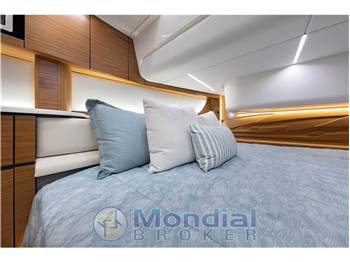 Tiara Yachts 39LS
