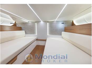 Tiara Yachts 39LS