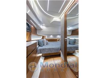 Tiara Yachts 39LS