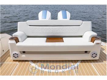Tiara Yachts 39LS