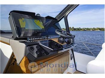 Tiara Yachts EX54