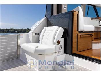 Tiara Yachts 43LE