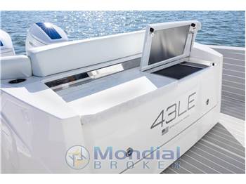 Tiara Yachts 43LE