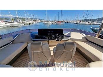 Princess Yachts Y85