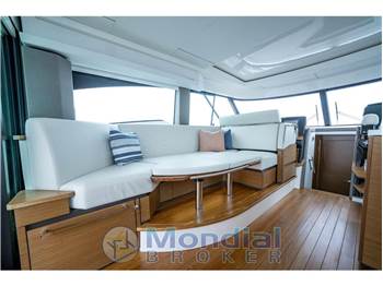 Tiara Yachts 48LE