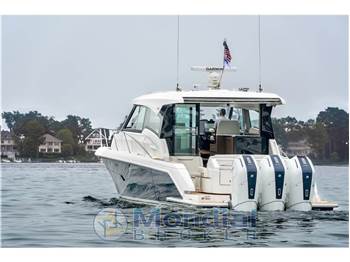 Tiara Yachts 48LE