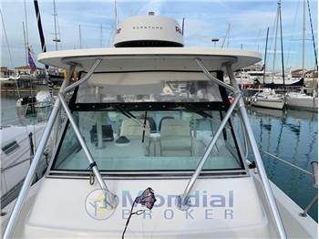 Boston Whaler OUTRAGE 28
