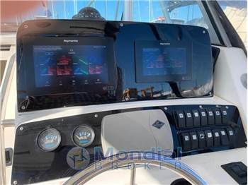 Boston Whaler OUTRAGE 28