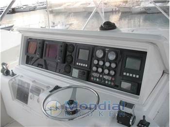 Bertram Yacht 630 Convertible
