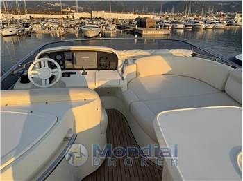 Azimut 62E