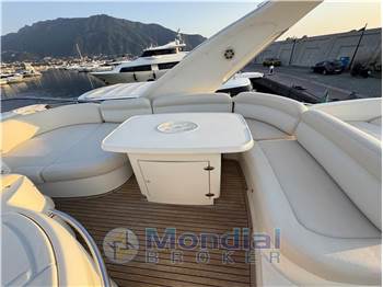 Azimut 62E