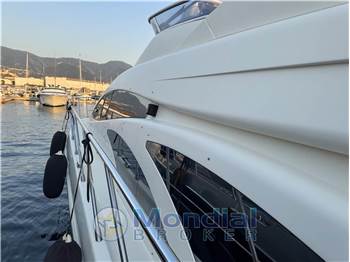 Azimut 62E