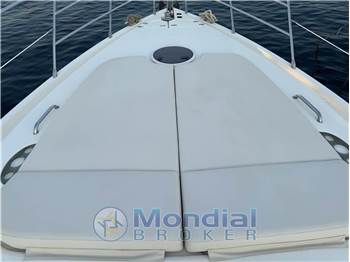 Azimut 62E
