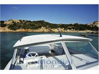 Bertram Yacht 25' HT