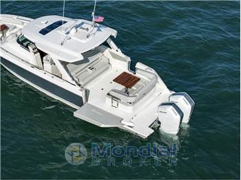 Tiara Yachts 43LS