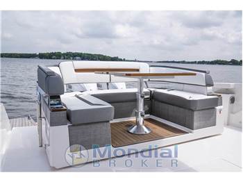 Tiara Yachts 43LS