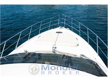 Azimut 62E
