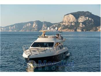 Azimut 62E