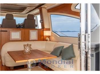 Tiara Yachts 5800 Sovran