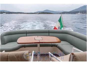 Tiara Yachts 5800 Sovran
