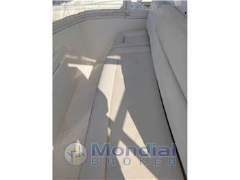 Tiara Yachts 3900 Convertible
