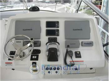 Intrepid 475 Sport Yacht