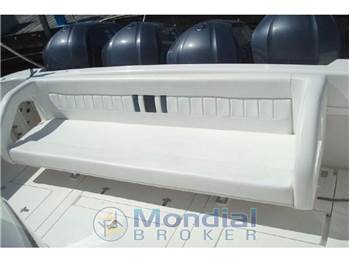 Intrepid 475 Sport Yacht