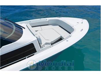 Tiara Yachts 35LS