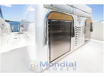Tiara Yachts 35LS