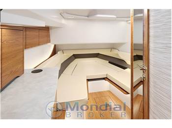 Tiara Yachts 35LS