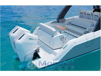 Tiara Yachts 35LS