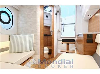Tiara Yachts 35LS