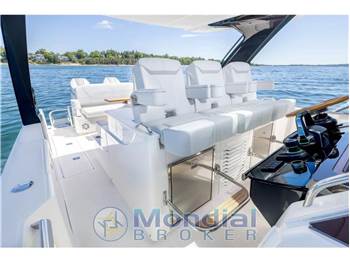 Tiara Yachts 35LS