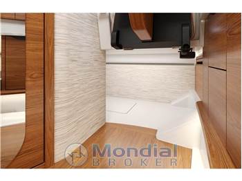 Tiara Yachts 35LS