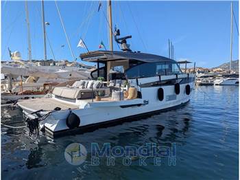 Azimut Seadeck 6