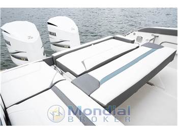 Tiara Yachts 34LX