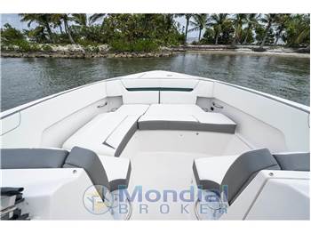 Tiara Yachts 34LX